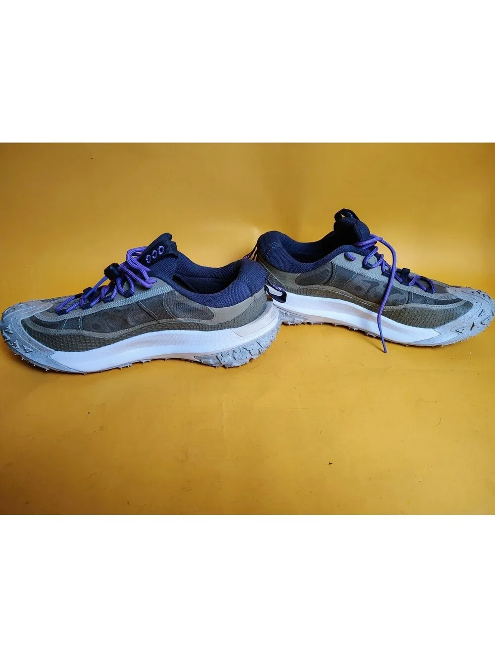 Nike ACG Mountain Fly 2 Low Gridiron Action Grape DV7903-200 Men's Size 9 Used